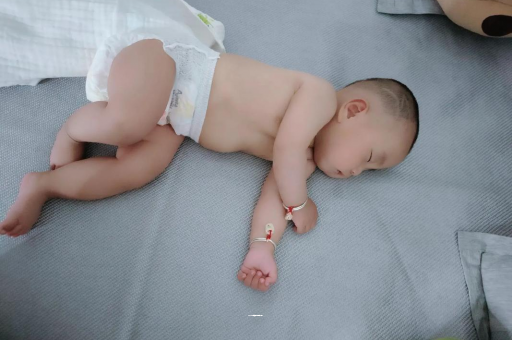 中山怀孕多久肚子会胀气